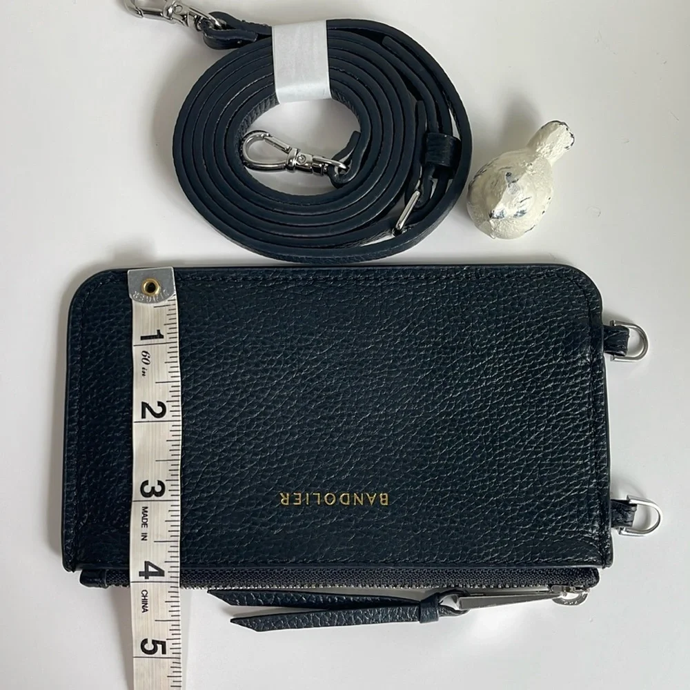 Bandolier Minimal Pouch And Strap
FLAT ZIP POUCH IN BLACK/SILVER - Picture 15 of 16